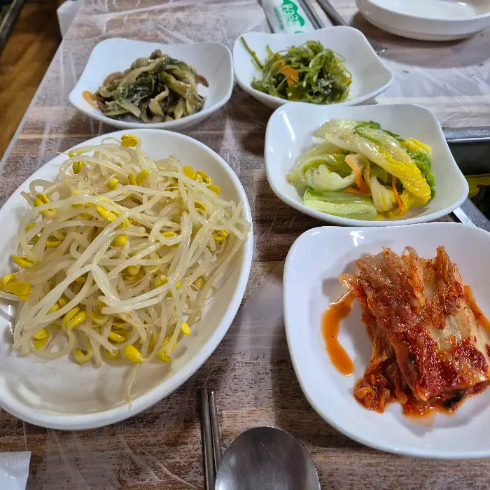 정갈한 밑반찬