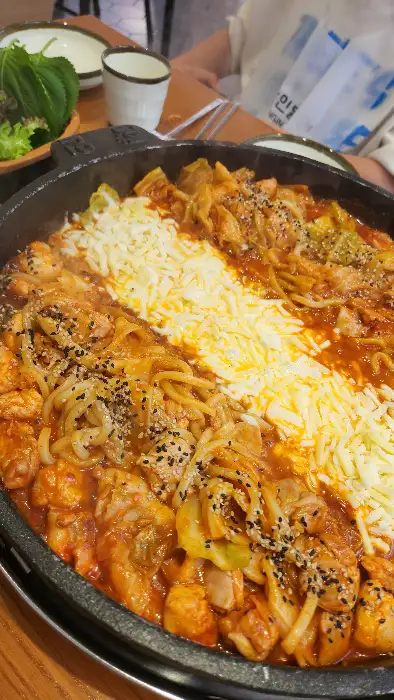 장인닭갈비 남포점 쌈채소와 곁들임