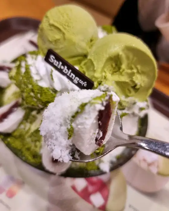 설빙 녹차 빙수 일부
