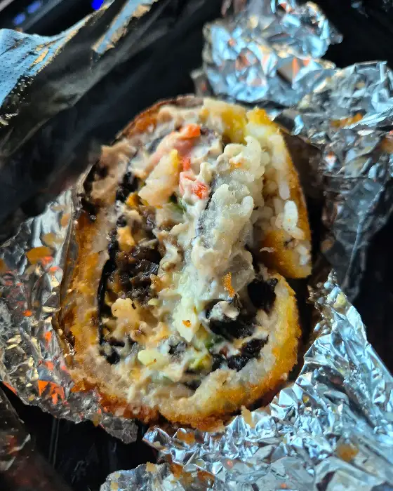 소보로 김밥 속 재료의 모습