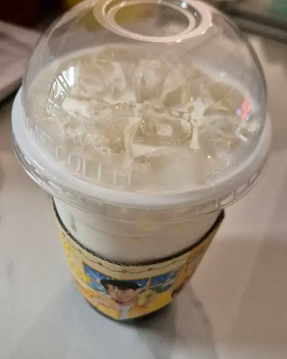 깔끔한 아이스 아메리카노 잔