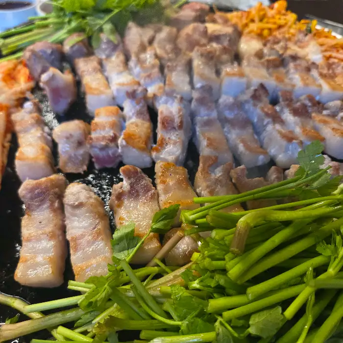 건배하는 모습