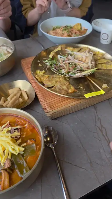 광릉국수의 아늑한 내부 공간