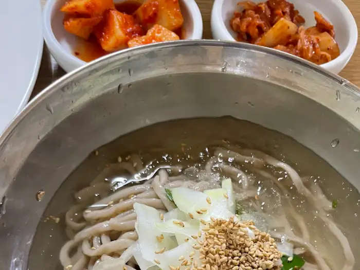 냉칼국수 그릇 전체 모습