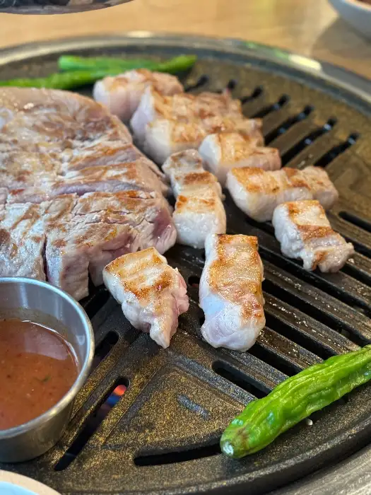 잘 익어가는 삼겹살