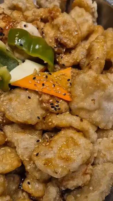 신선한 재료로 만든 다양한 초밥