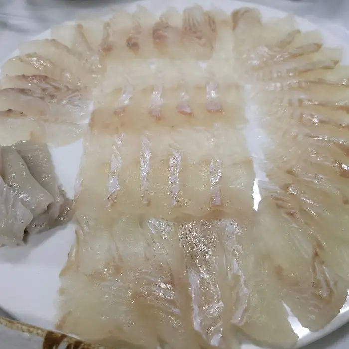 물회에 들어간 신선한 회