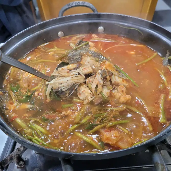 보글보글 끓고 있는 매운탕