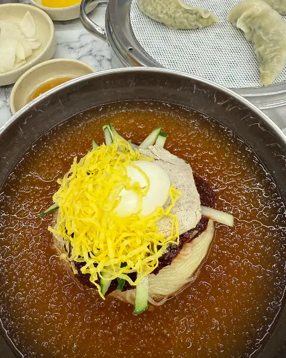 밀면 클로즈업 사진