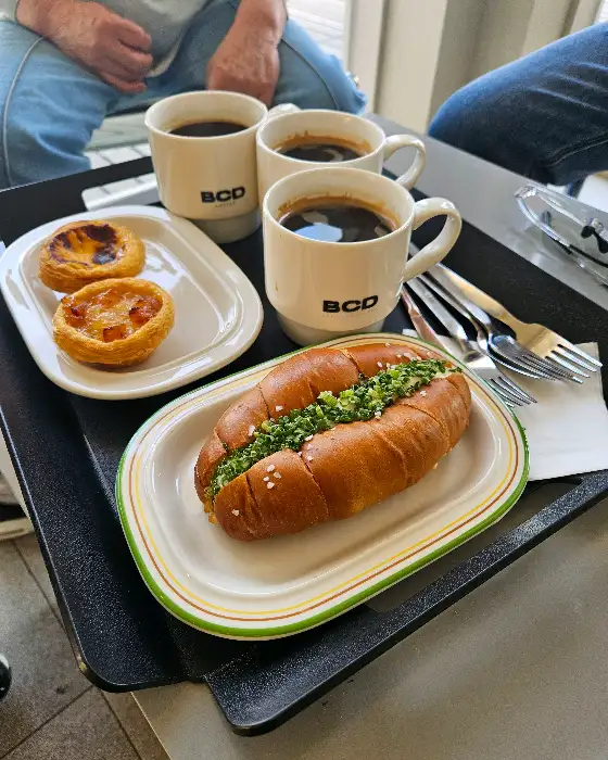 커피와 에그타르트, 그리고 빵