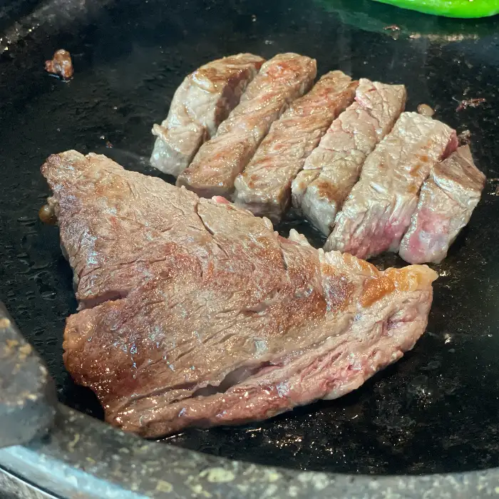 구워진 등심 단면