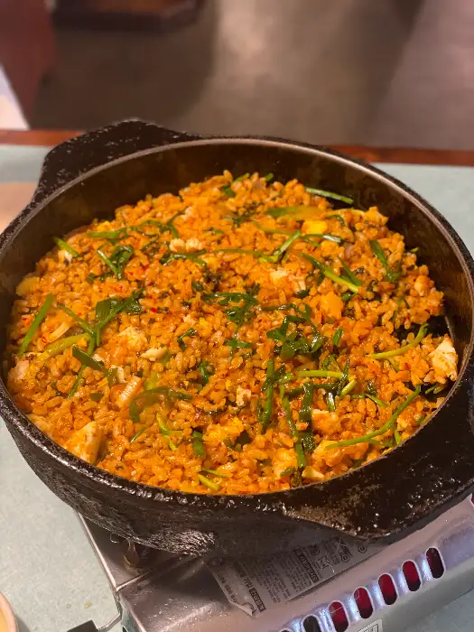 맛있게 볶아진 볶음밥
