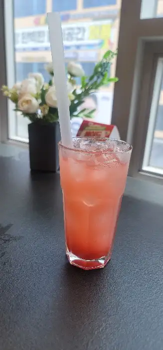 상큼한 에이드 한 잔