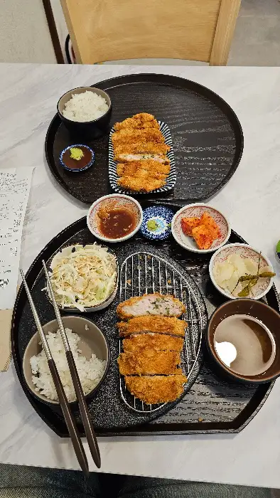 푸짐한 돈까스 정식
