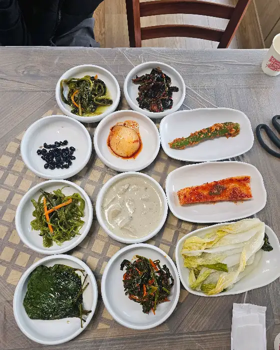 다양한 종류의 밑반찬