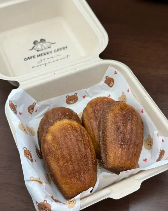 마들렌 모양의 버터떡