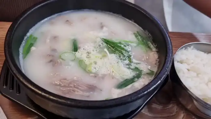 돼지국밥 비주얼