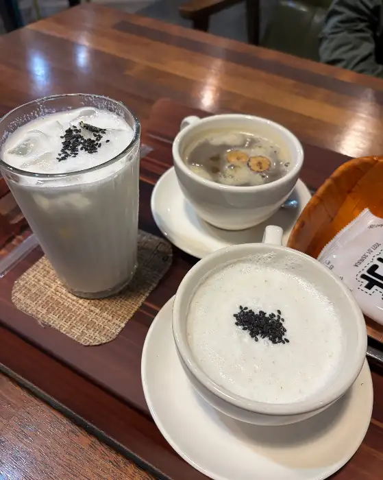 음료와 팥빙수, 팥죽 사진