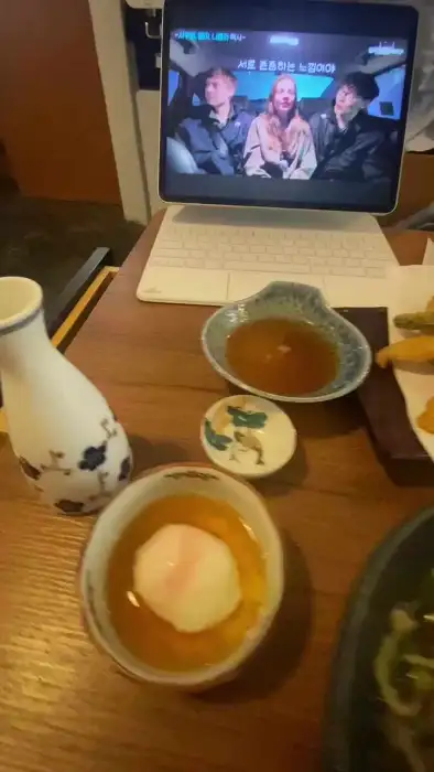 간장 국물에 담긴 온천계란