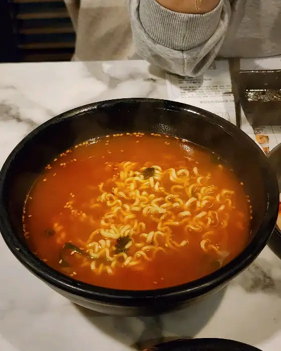 얼큰한 라면 한 그릇