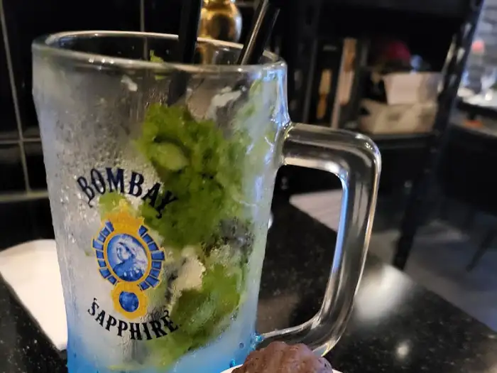 음료와 함께 나온 메뉴들