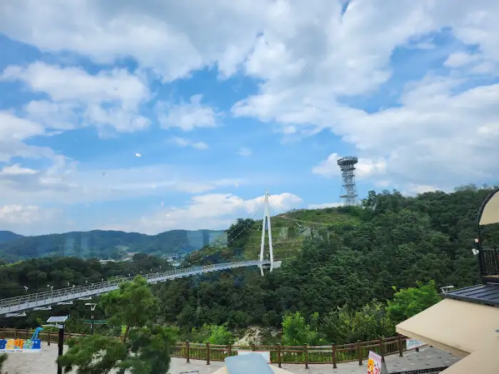 주변 풍경과 다리