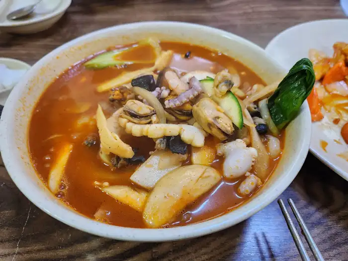 해산물이 가득한 삼선짬뽕