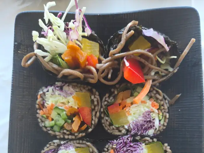 샐러드 메밀김밥