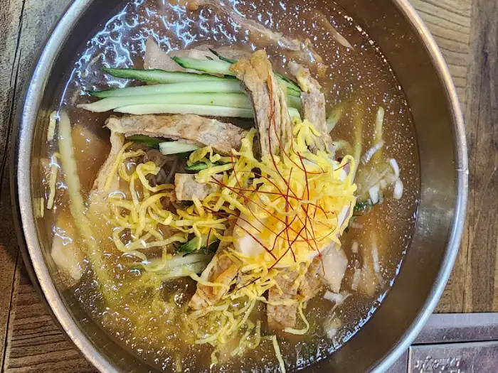 물냉면