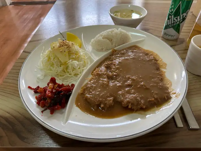 식담의 두툼한 돈까스 메뉴