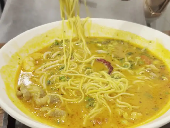 토마토 라멘 면발 클로즈업