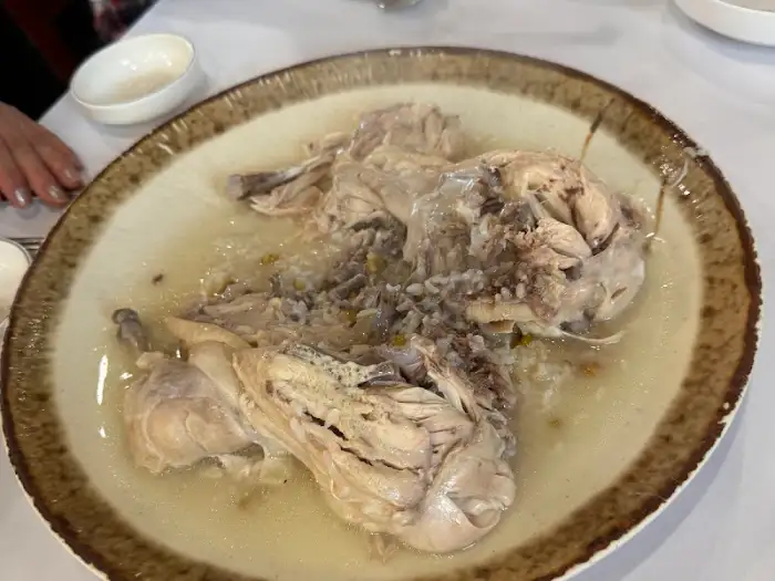 부드러운 닭백숙 살점