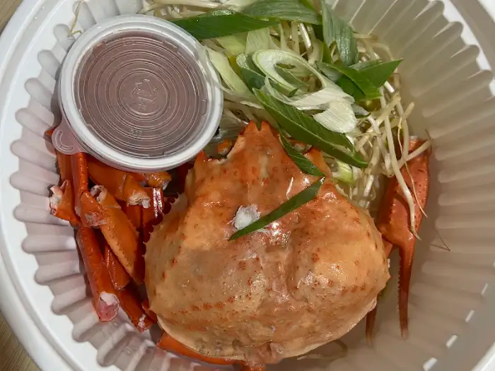 홍게 라면 끓이는 모습