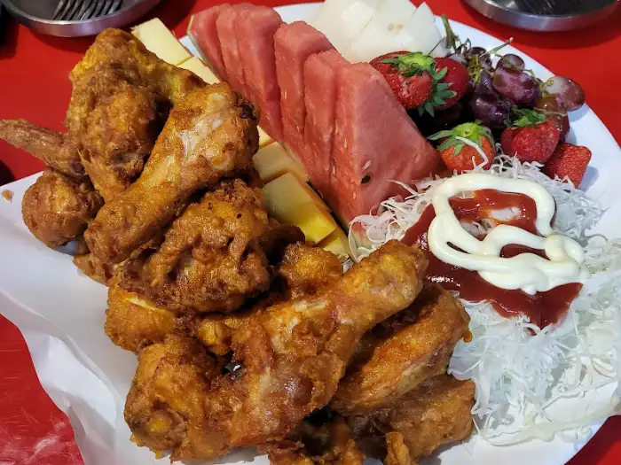 푸짐한 과일 치킨 한 상