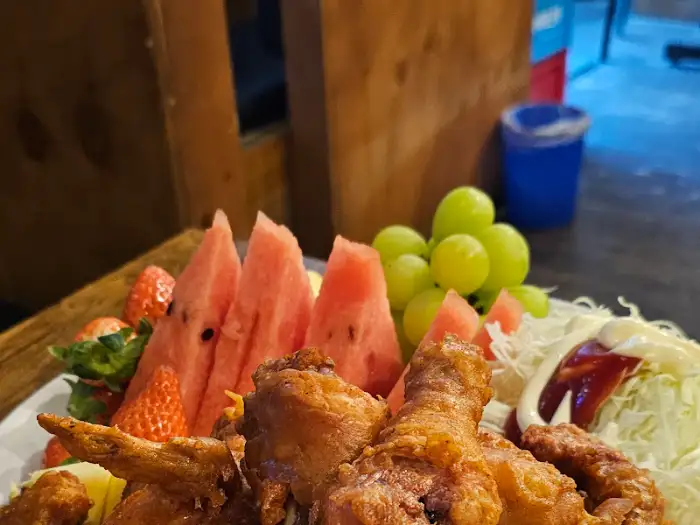 치킨과 과일의 조화