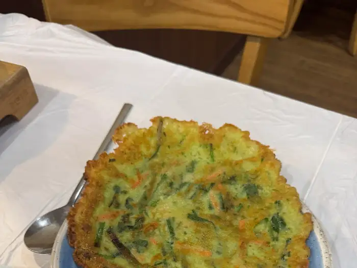 노릇하게 구워진 해물파전