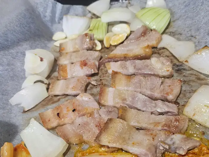 삼겹살 굽는 모습 2