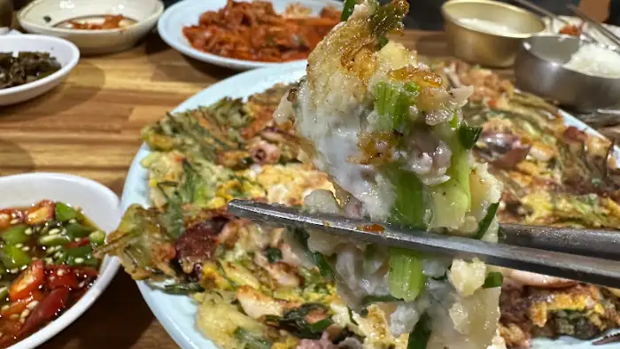 오복식당의 다양한 전 요리