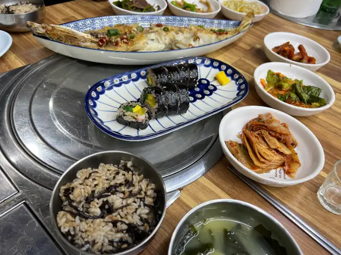 톳밥과 미역국, 밑반찬