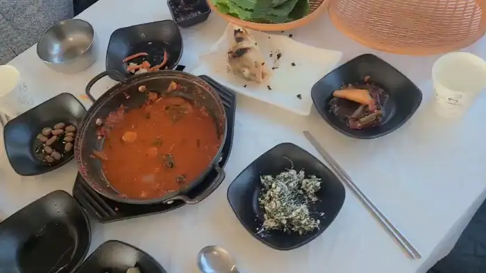 식사 후 테이블 모습