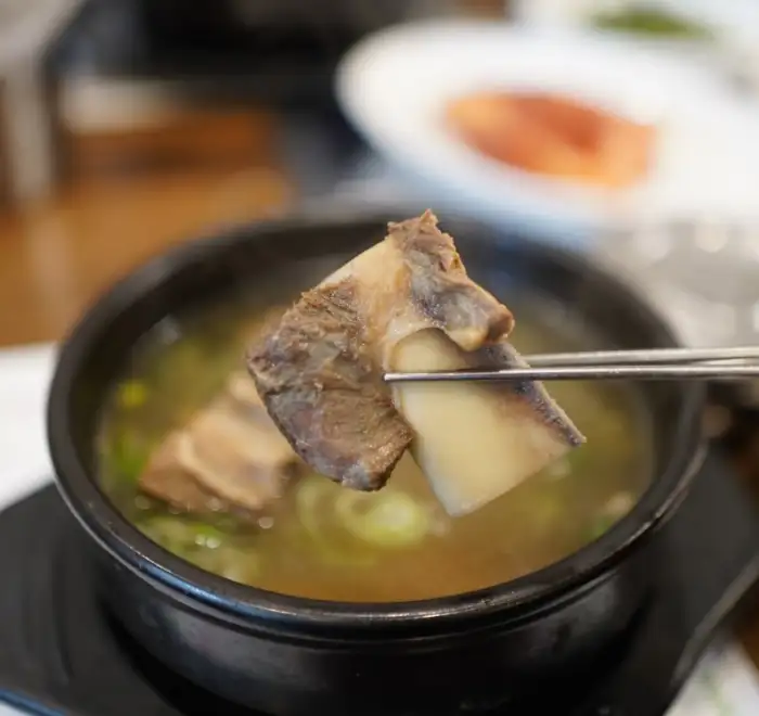 푸짐한 갈비탕
