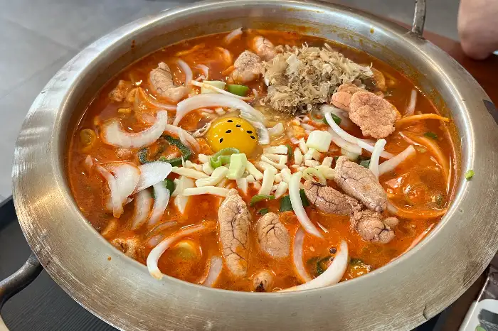 푸짐한 된장찌개 사진