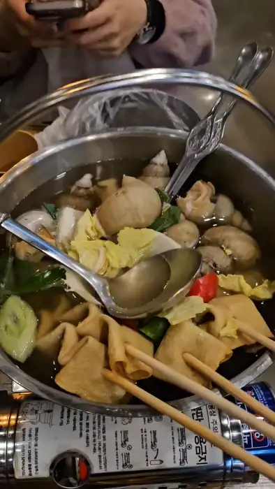 따뜻하게 끓고 있는 순두부찌개