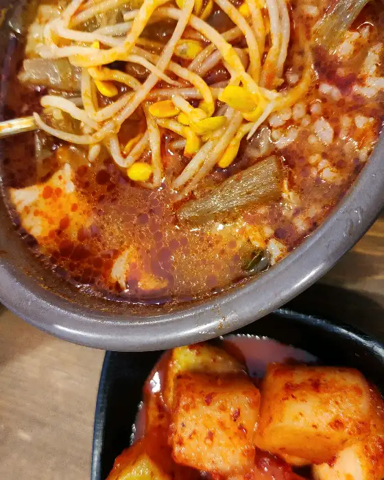 장터국밥 근접샷