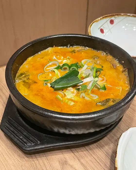 김치전과 함께 나온 장어탕