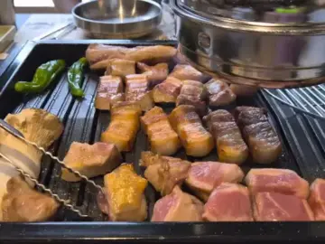 홍대 고기집 ‘깃뜰’, 기대 이상의 맛과 분위기에 반하다