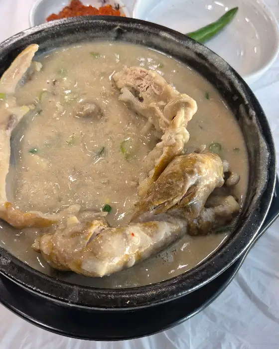 주문한 삼계탕 근접샷