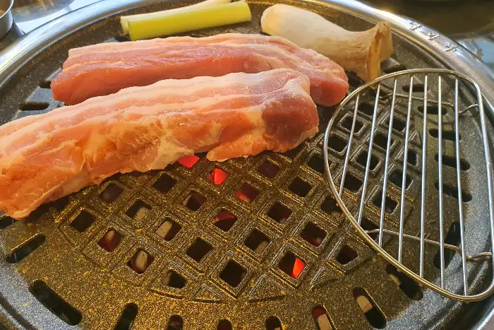 초벌된 삼겹살