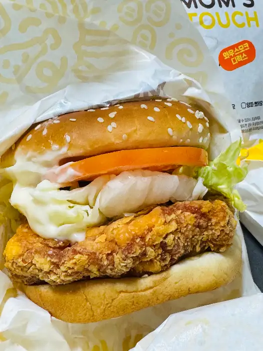 주문 받은 햄버거 포장