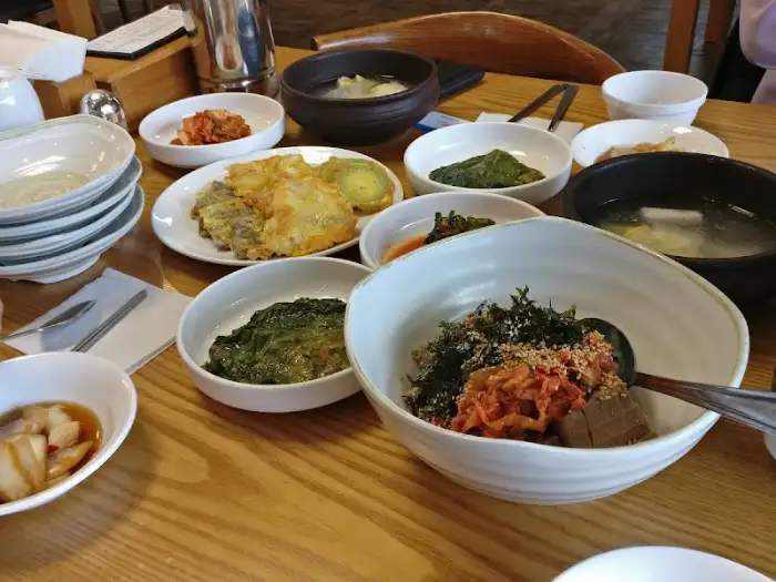 정와정 내부 식탁 세팅
